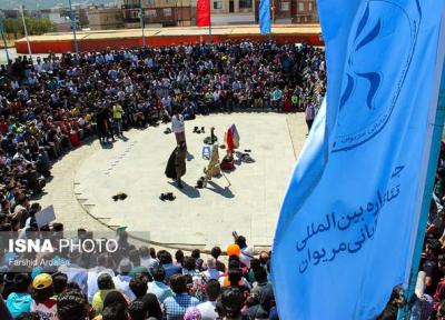 معرفی چند برگزیده تئاتر خیابانی مریوان به فجر