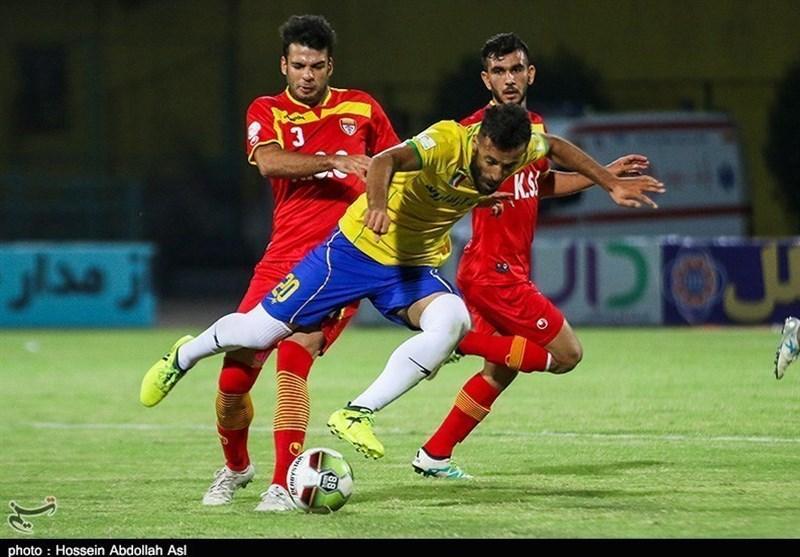 حاشیه دیدار فولاد خوزستان - سپیدرود، شعارهای طرفداران فولاد علیه بازیکنان و درگیری کرمی با تماشاگران