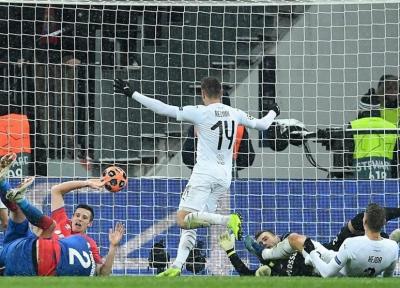 فوتبال دنیا، آژاکس به یک هشتم نهایی لیگ قهرمانان اروپا صعود کرد، ویکتوریا پلژن، رم و رئال مادرید را به دور بعد فرستاد
