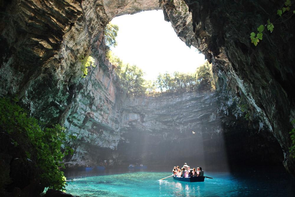 زیباترین و شگفت انگیزترین غارهای جهان