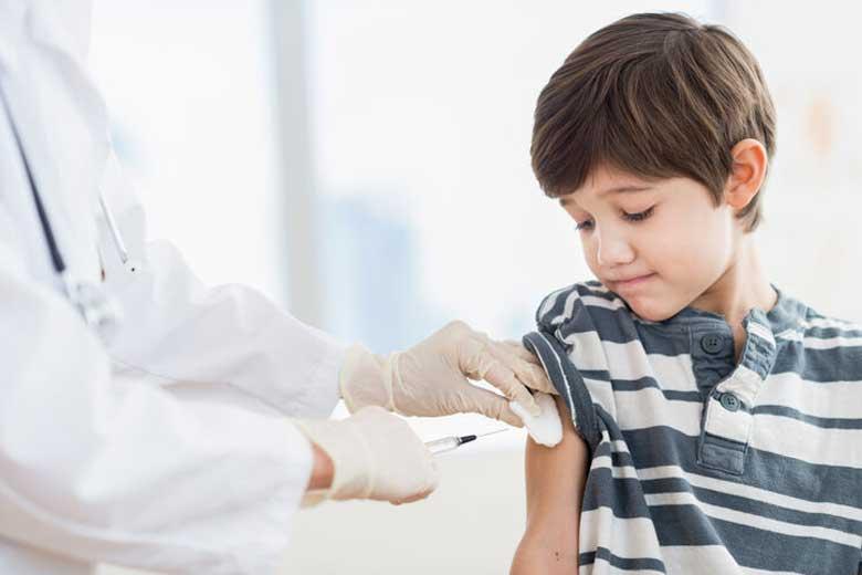 آشنایی با عوارض جانبی واکسن کرونا