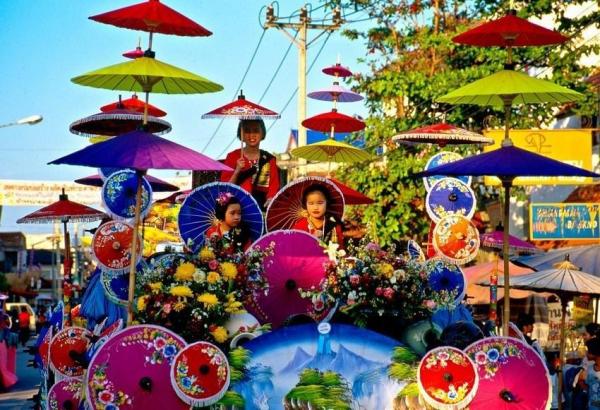 بوسانگ دهکده چترها در چیانگ مای تایلند