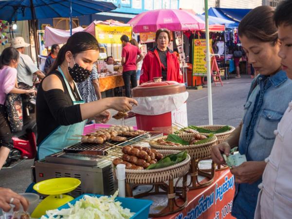 غذاهای خیابانی چیانگ مای