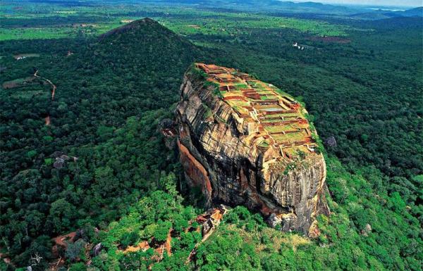 شهری باستانی در لیون راک سریلانکا