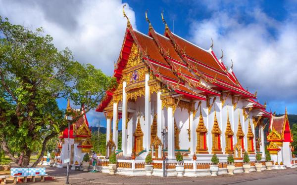 معبد چالونگ پوکت (تایلند)