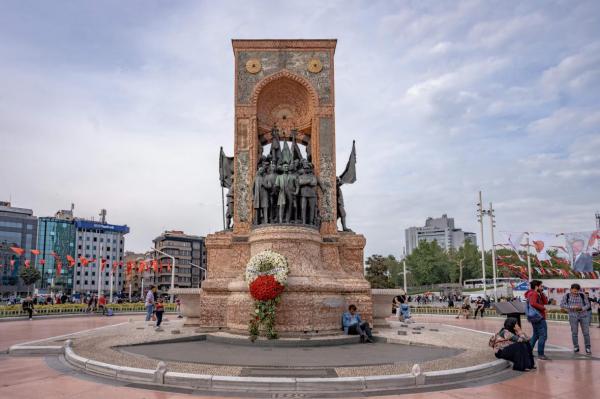 میدان تقسیم استانبول (ترکیه)