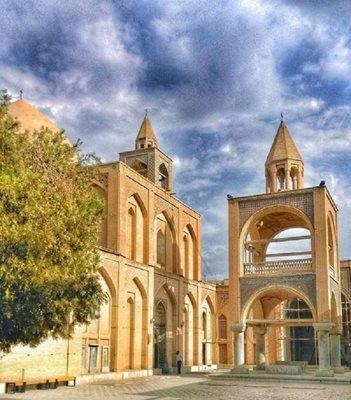 کلیسای وانک از مجذوب کننده ترین دیدنی های اصفهان به شمار می رود
