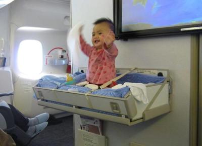 چند توصیه برای همراه بردن نوزادتان در سفرهای هوایی