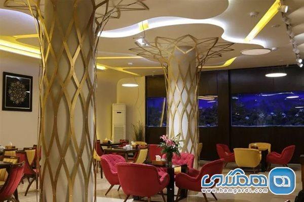 کافه رستوران داریس ، بزرگترین سفره خانه مدرن تهران